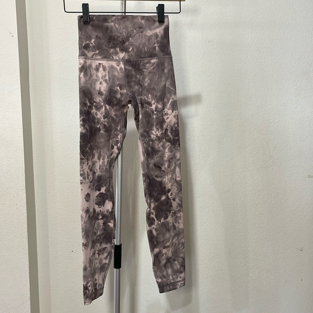 EUC Lululemon align high rise pant 25”, size:2, color:diamond dye mink berry